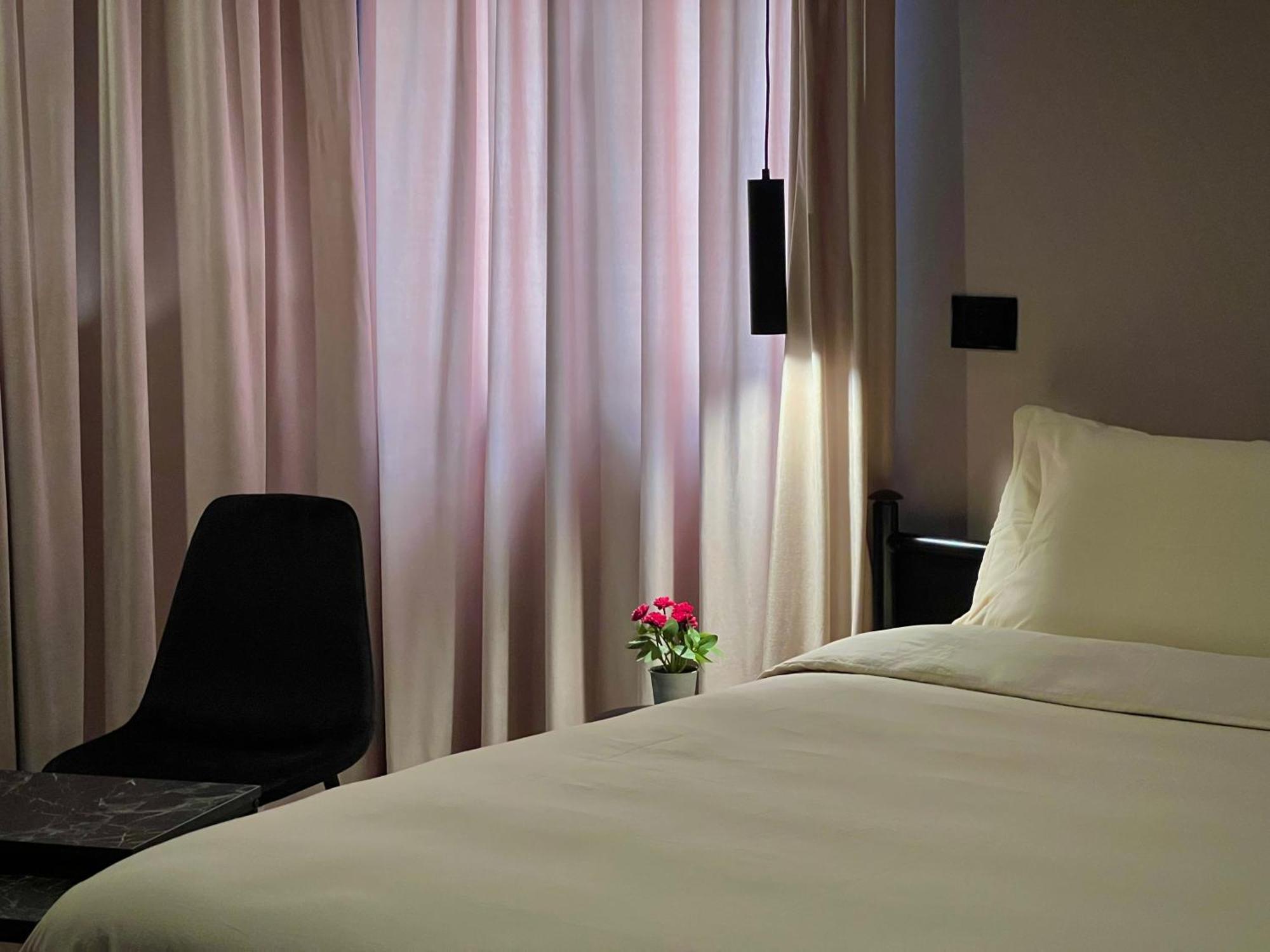 Rex Hotel Boutique Tirana Bagian luar foto