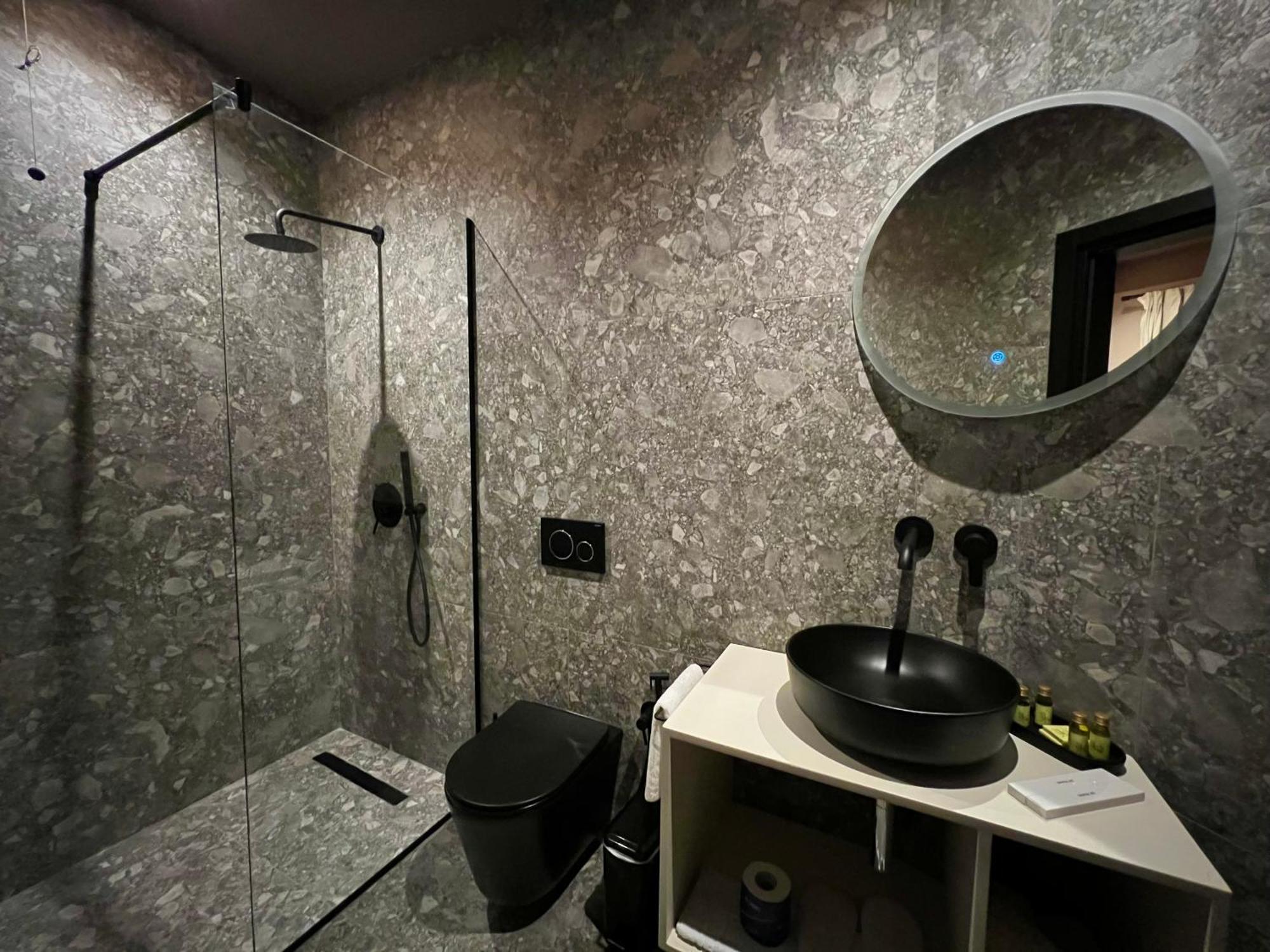 Rex Hotel Boutique Tirana Bagian luar foto
