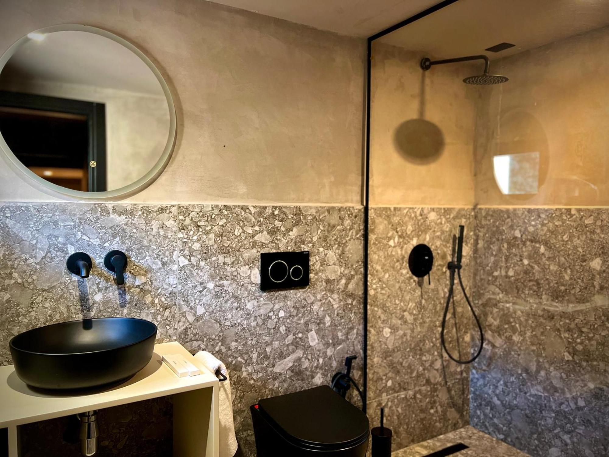 Rex Hotel Boutique Tirana Bagian luar foto