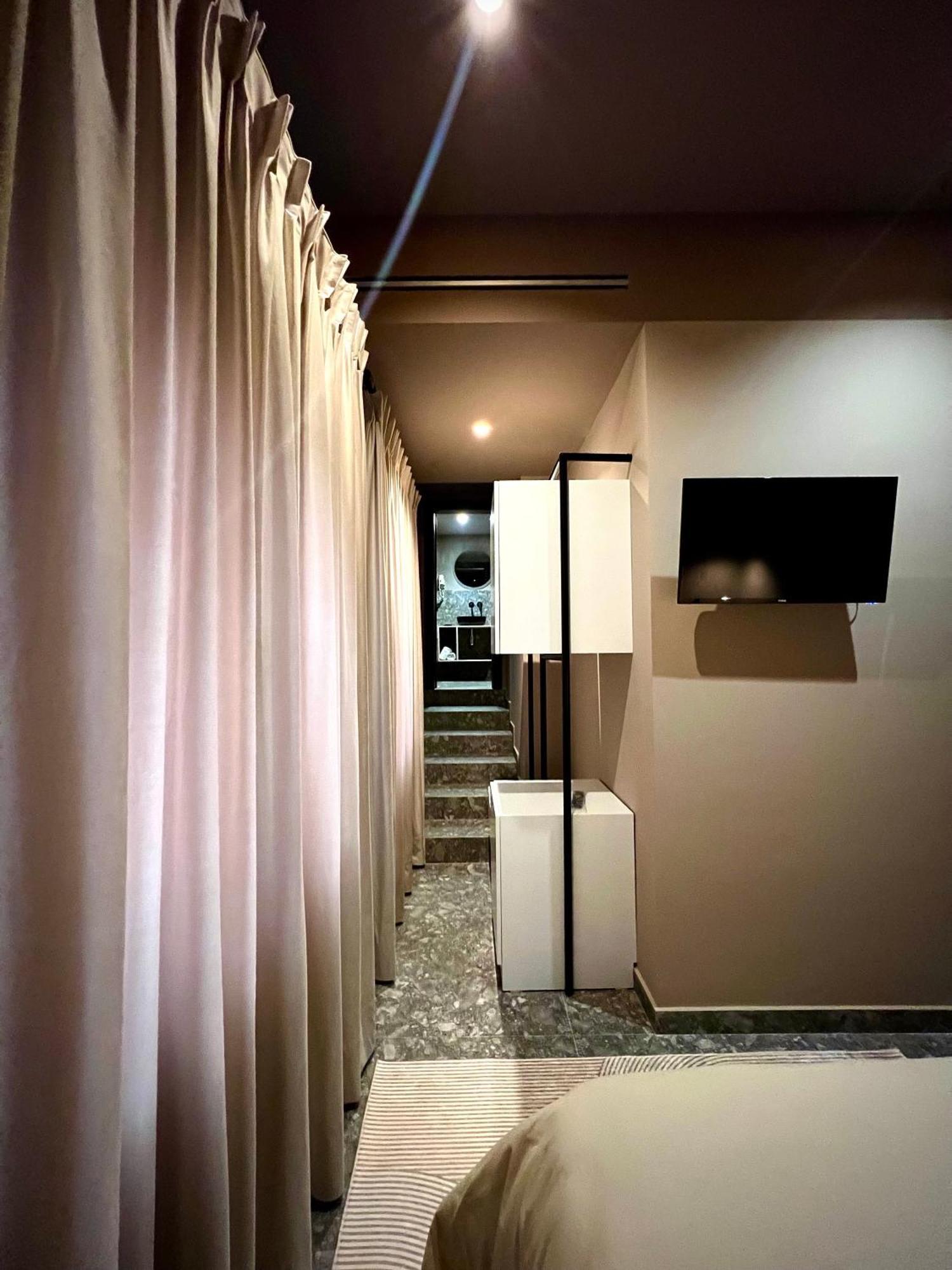 Rex Hotel Boutique Tirana Bagian luar foto