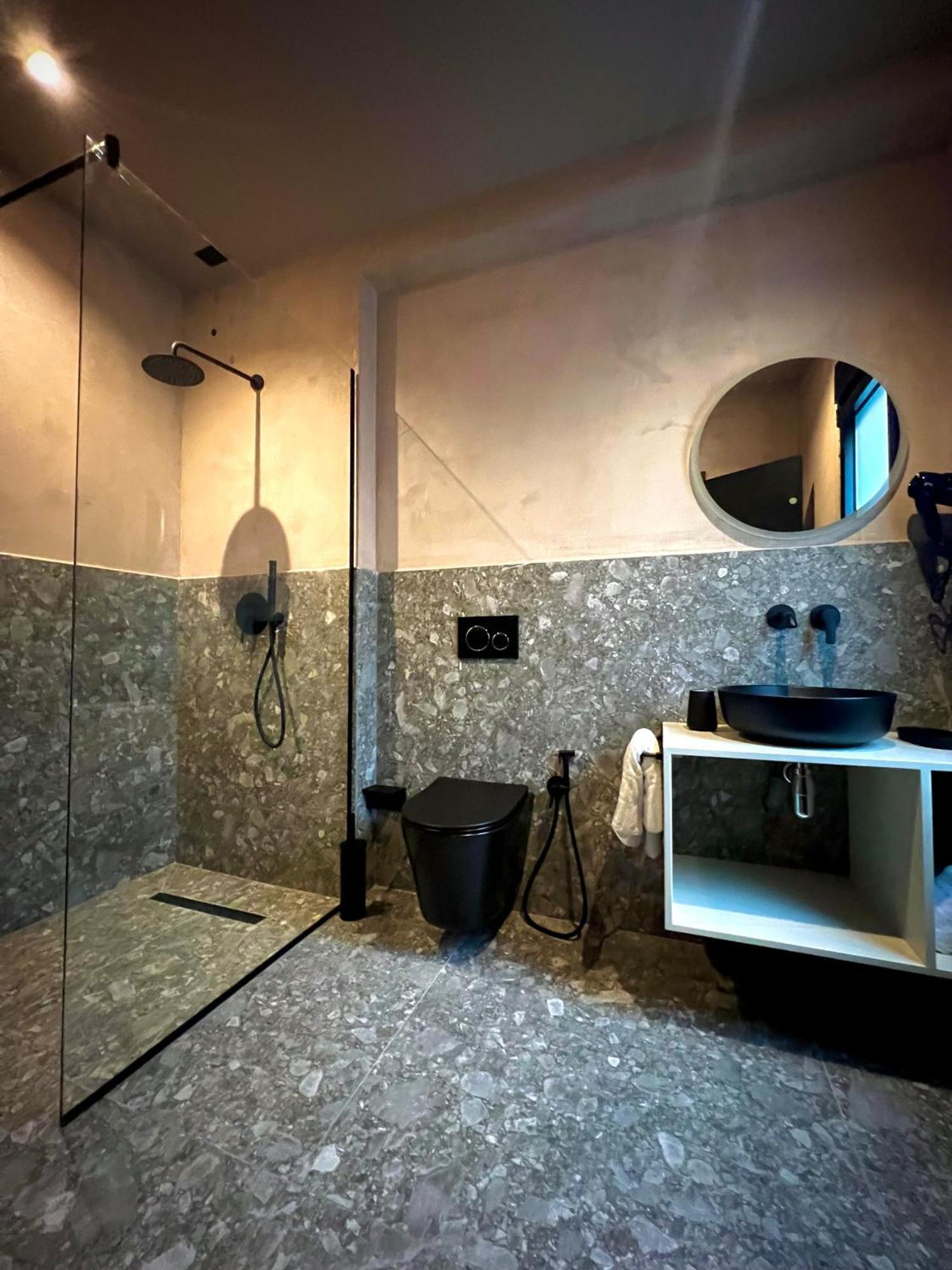 Rex Hotel Boutique Tirana Bagian luar foto